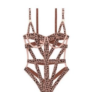 Beautiful Victoria's Secret leopard print bondage bodysuit teddy Size L